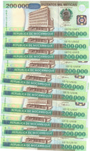 Load image into Gallery viewer, Mozambique 10x 200000 Meticais 2003 UNC
