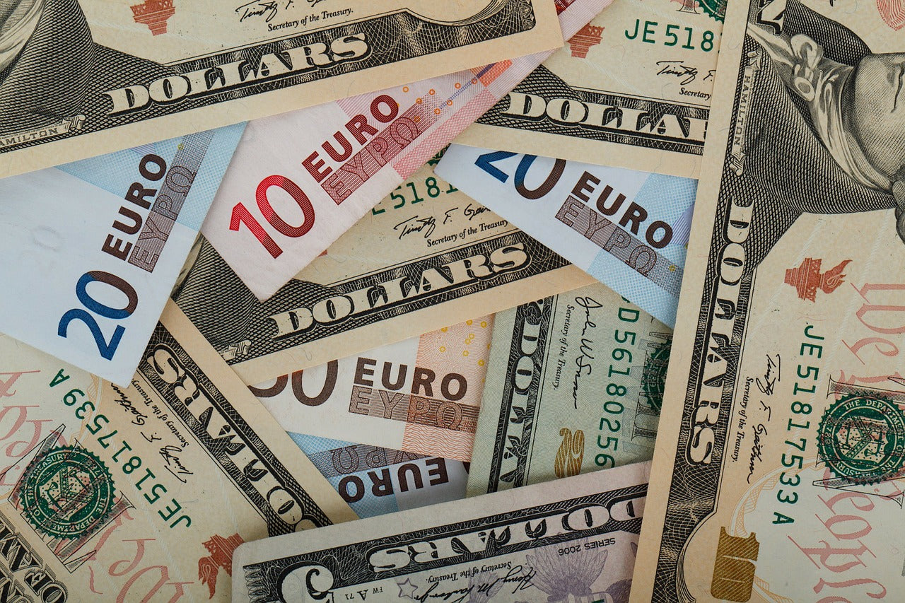 WORLD BANKNOTES – Davenport-Banknotes-and-Coins