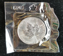 Load image into Gallery viewer, Canada 5 Dollars 1989 1 Ounce 99.99% Fine Silver sealed MAPLE LEAF
